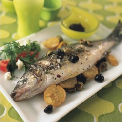 Auch Fisch l&auml;sst sich auf dem WEBER Kugelgrill sehr gut zubereiten